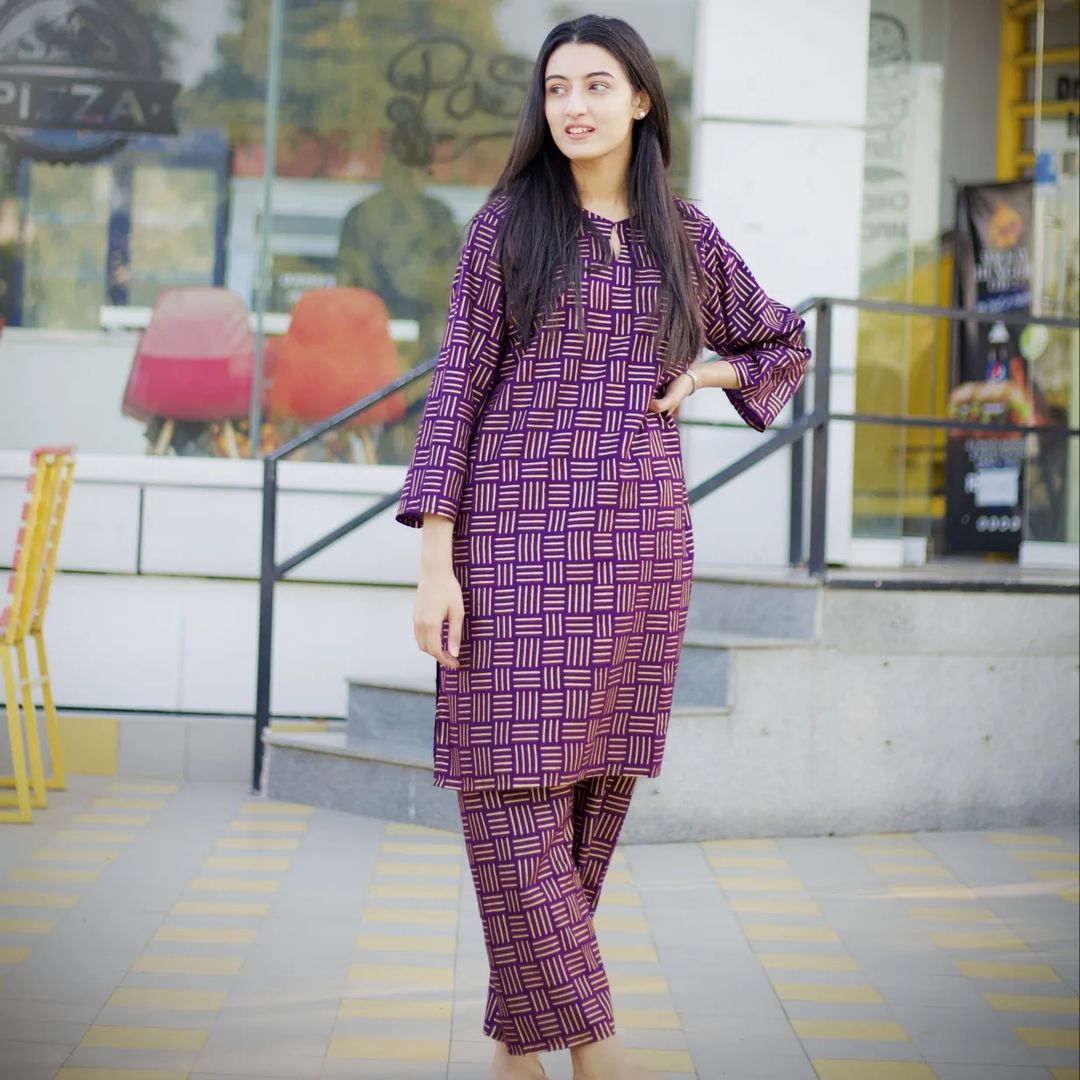 Chunri Steam Printed 2 Pcs Stitched With Same Trouser / CHECK STRIPS PRINT.