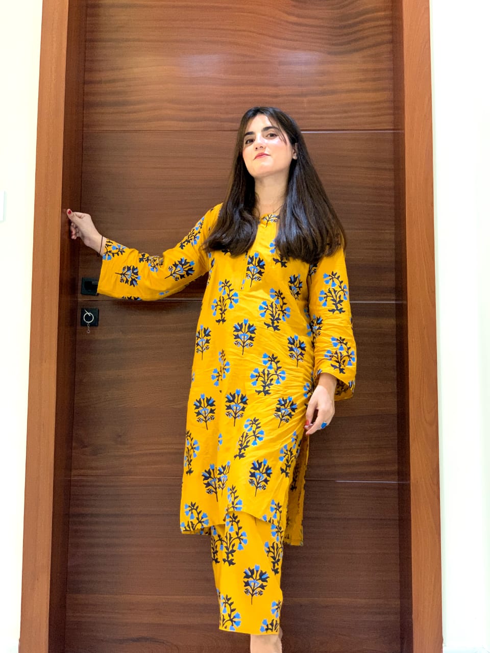 Kanwal 2PCS Set – Elegant Floral Print for Modern Style